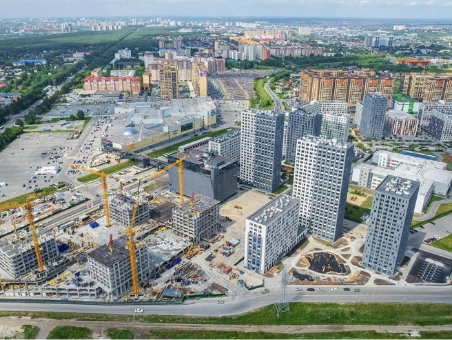 Новый комплекс построят в пешей доступности от двух станций метро, «Локомотив Арены», «Ауры», Центрального парка и Оперного театра | Источник: СЗ «Страна.Тополёвая»