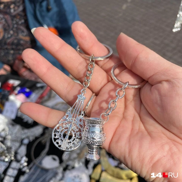 Брелоки в виде хомуса и чорона стоят по 200 рублей | Источник: Надежда Ефимова / 14.RU