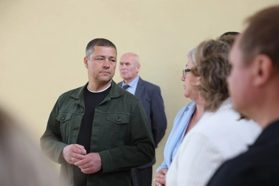 Губернатор проверил Плюсскую школу после ремонта