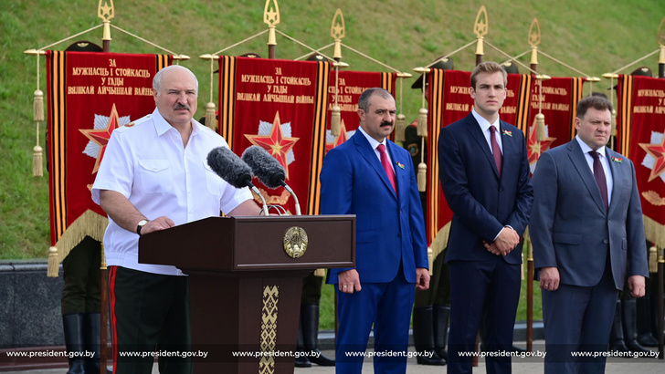 «Надменный, упорный, не прощает хамства»: каким растет 18-летний Николай Лукашенко, который перечит даже собственному отцу
