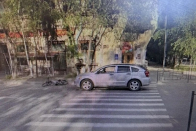 В Чите Dodge Caliber сбил велосипедиста на пешеходном переходе