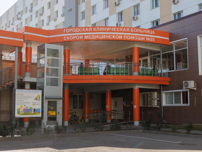 Медицинское наблюдение за пострадавшими в результате ракетной атаки продолжается | Источник: Алексей Волхонский / V1.RU