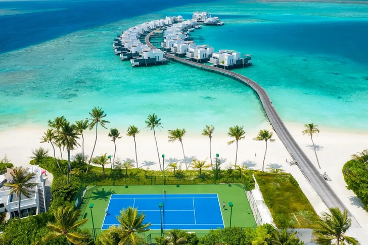 12 самых красивых теннисных кортов мира | Источник: Jumeirah Maldives Olhahali Island