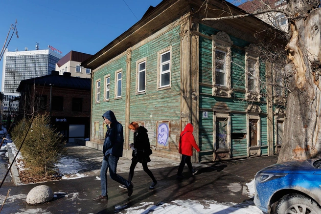 Чтобы найти здание, надо идти со стороны Цветного бульвара по улице Кузнецова | Источник: Ирина Шарова / 72.RU