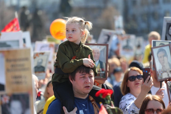 Шествия «Бессмертного полка» в Саратове не было несколько лет | Источник: Владислав Лоншаков / E1.RU