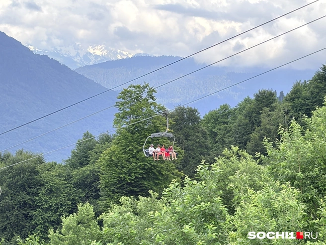 Самые смелые садятся на кресельные подъемники | Источник: Анна Грицевич / SOCHI1.RU