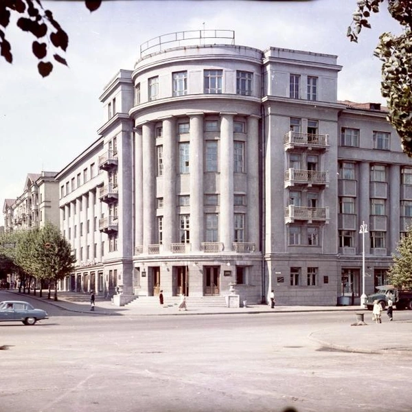 Наум Грановский. Смоленск. Здание Сберегательной кассы. 1960-е | Источник: предоставлено организаторами