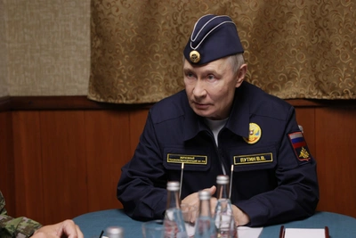 Путин впервые посетил Курилы и обсудил безопасность границ