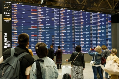 Задержка рейса: пассажиры Москва-Владивосток ночуют на матрасах