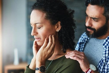 «Дочь не разводится с нелюбимым мужчиной, так как боится, что он без нее не справится»