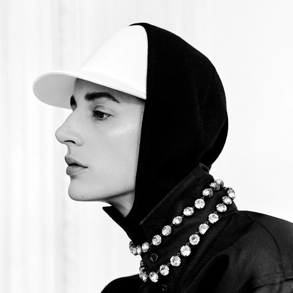 «Нет ничего хуже, чем пытаться быть крутым» — новая коллекция Balenciaga под руководством Пьерпаоло Пиччоли «Нет ничего хуже, чем пытаться быть крутым» — новая коллекция Balenciaga под руководством Пьерпаоло Пиччоли