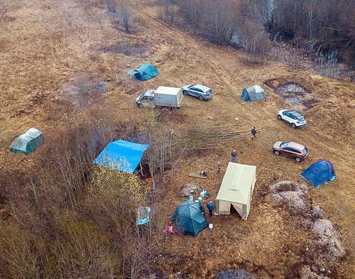 Жить приходится в непростых условиях | Источник: Ярославская региональная общественная организация «Поисковый отряд „Высота-76“» / высота76.рф