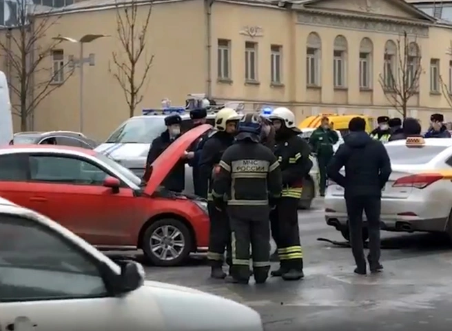 Известный блогер Эдвард Бил попал в массовое ДТП в центре Москвы | ya62.ru