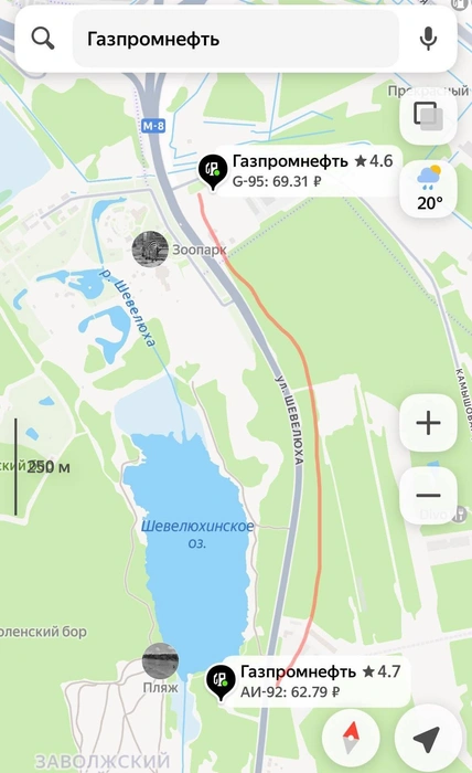 Очередь из автомобилей растянулась между двумя АЗС на улице Шевелюха | Источник: Яндекс. Карты