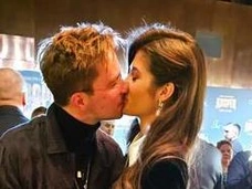 Саша Петров с женой, Тимати со своей моделью: звездные пары, в любовь которых почему-то не верит публика