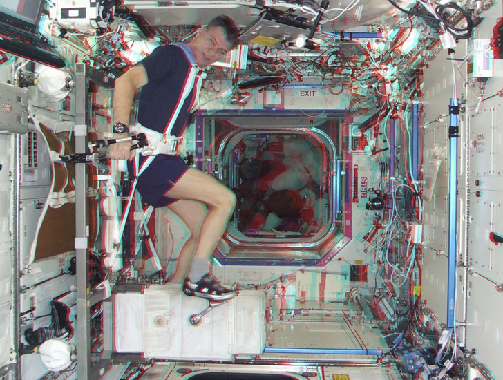 Неземная рутина: как живут, что едят и как развлекаются космонавты на Международной космической станции