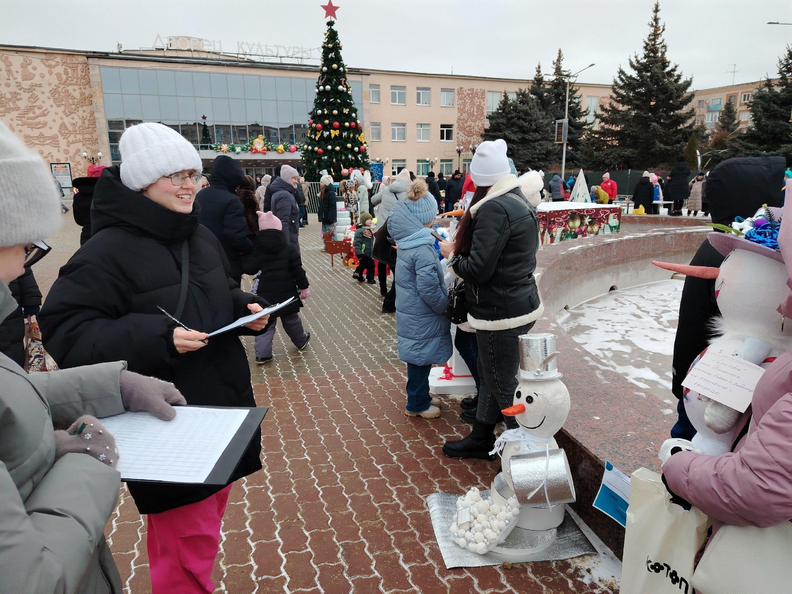 Под Волгоградом прошел ежегодный «Парад Снеговиков»