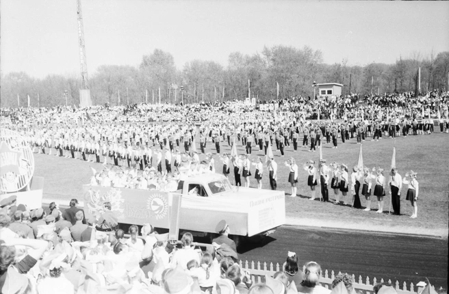В 1972 году пионерской организации исполнилось 50 лет. Так праздновали эту дату в Ярославле | Источник: Виктор Латышев / музей Боевой и Трудовой Славы средней школы № 36