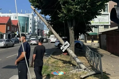 Светофоры на перекрестке в Краснодаре отключили на двое суток