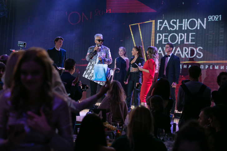 Самые модные звезды на премии Fashion People Awards 2021