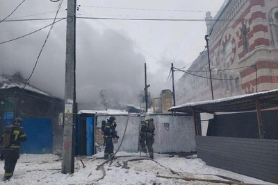 Firefighters Battle Blaze at Historic Samara Synagogue