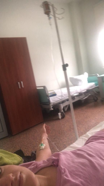 Солистка группы «Воровайки» Светлана Ларионова впала в кому после отравления. У нее отказала печень