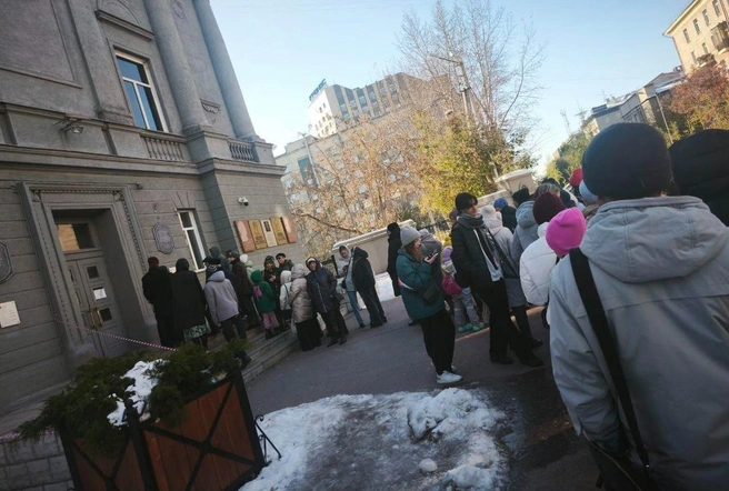 Выставку решили посетить люди всех возрастов | Источник: читательница НГС