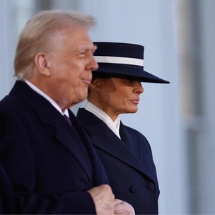 Чуть не оставила без шляпы: почему Мелания Трамп хотела отказаться от главного аксессуара инаугурации