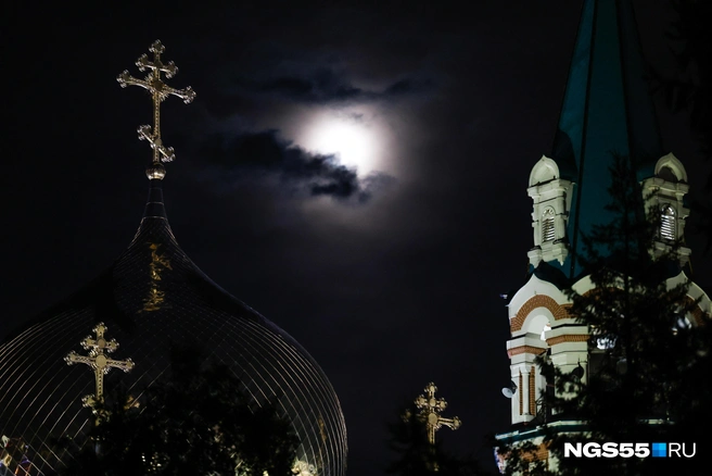 Богослужение начнется в 23:00 | Источник: Евгений Софийчук / NGS55.RU
