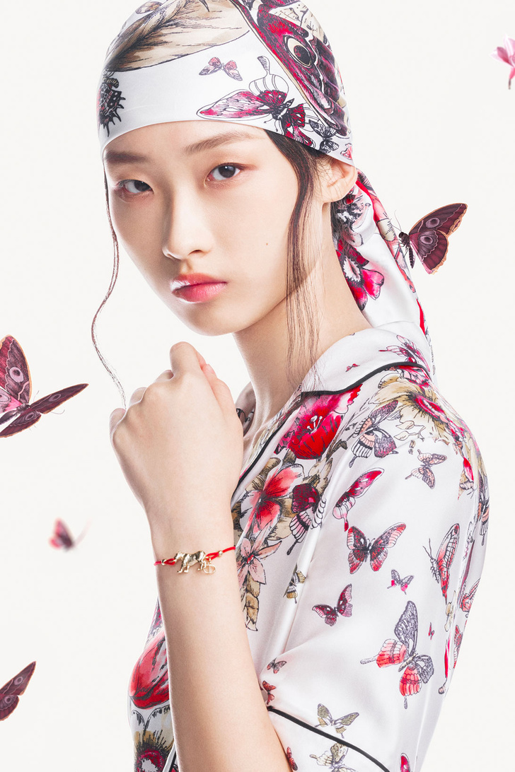 Фото №4 - Китайский Новый год в стиле Dior — это много розового цвета и бабочек