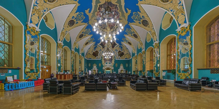 Бывший ресторанный зал, ныне — бизнес-зал ожидания | Источник: wikipedia.org