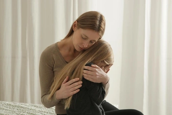 «Муж решил жить отдельно и скучает по дочери, а она считает, что им не о чем разговаривать»