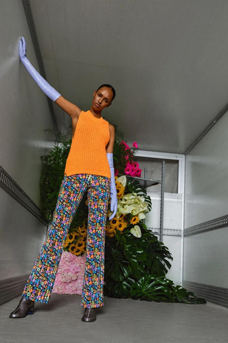 Высокие перчатки, шахматная клетка и другие тренды в коллекции Stine Goya FW21