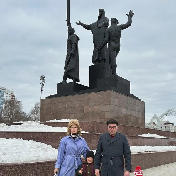 Экскурсия для родственников | Источник: nastena_tuneva / Instagram*