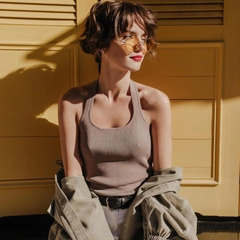 «Я 17 лет скрывала, что ношу подгузники»: как живет девушка, родившаяся с органами наружу