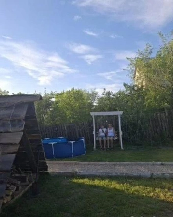 Небольшая зона отдыха для юных гостей | Источник: avito.ru