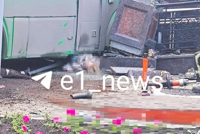 Водитель автобуса в Екатеринбурге въехал в толпу пешеходов