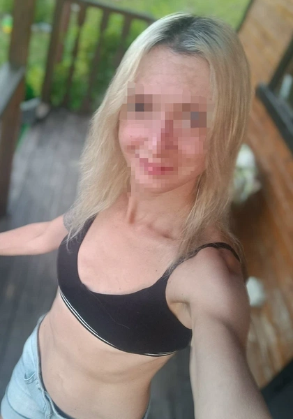 Анна продолжала общаться с Иваном, несмотря на его беременную супругу