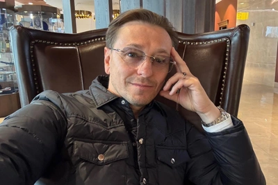 Sergey Bezrukov's 'Hooligan.Confession' Play Sells Out in Chelyabinsk