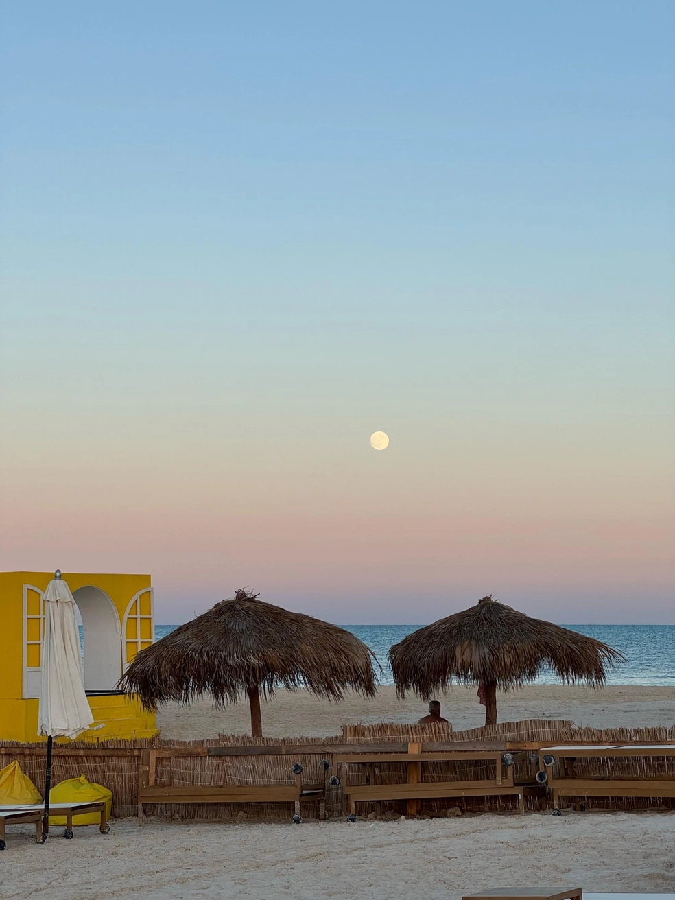 Платный пляж After June | Источник: Валерия Богатырева / 29.RU