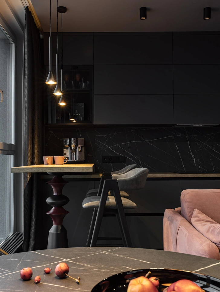 Ножка барной стойки, Sherwood.by. | Источник: Виталина Ворошкевич. Стиль: Юлия Поздняк