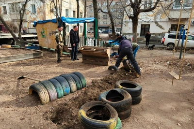 Двор хабаровского ветерана привели в порядок по поручению губернатора