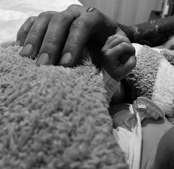 Джиджи Хадид и Зейн Малик стали родителями: первые фото с малышом