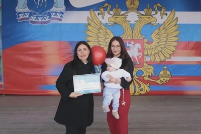 10 молодых семей Приуралья получили жилищные сертификаты