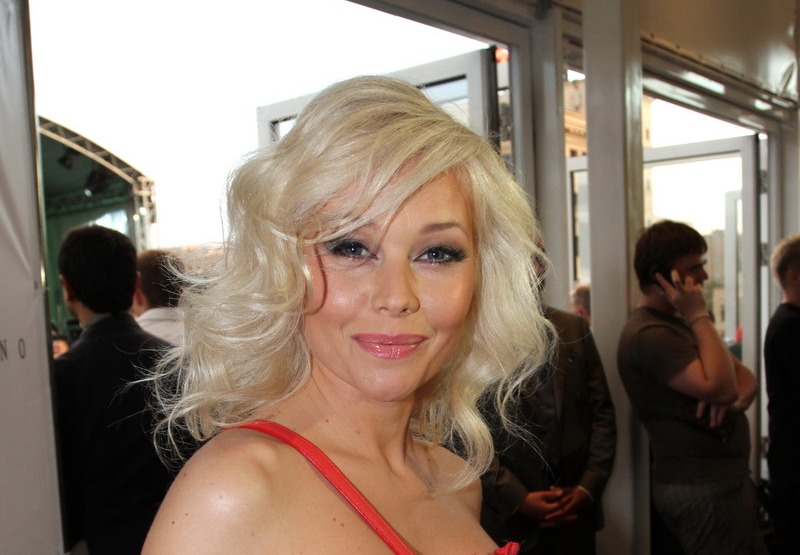 Елену Корикову обвиняли в алкоголизме и затворничестве. От кого скрывается «Бедная Настя»?