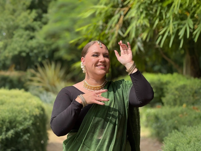 Корнева примерила традиционное индийское сари | Источник: Ксения Корнева / Telegram