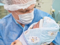 Победивший рак Сергей Сафронов стал отцом в четвертый раз