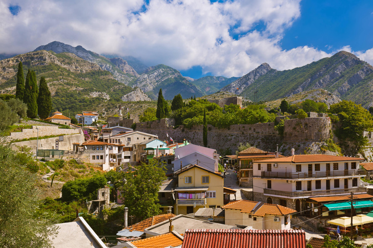 Зараженную ткань нужно сразу выбросить: главная бытовая проблема всех переехавших в Черногорию (и как ее решить)