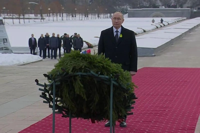 Putin Honors Memory of Siege of Leningrad Victims