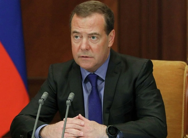 Медведев объяснил, почему сейчас России не нужен локдаун | ya62.ru